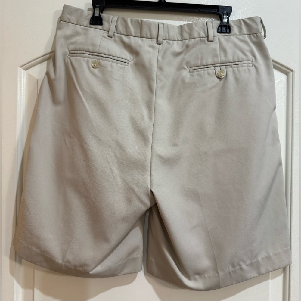 Polo by Ralph Lauren Pleated light Khaki Men’s  Shorts. Front slant pockets. - Picture 2 of 6